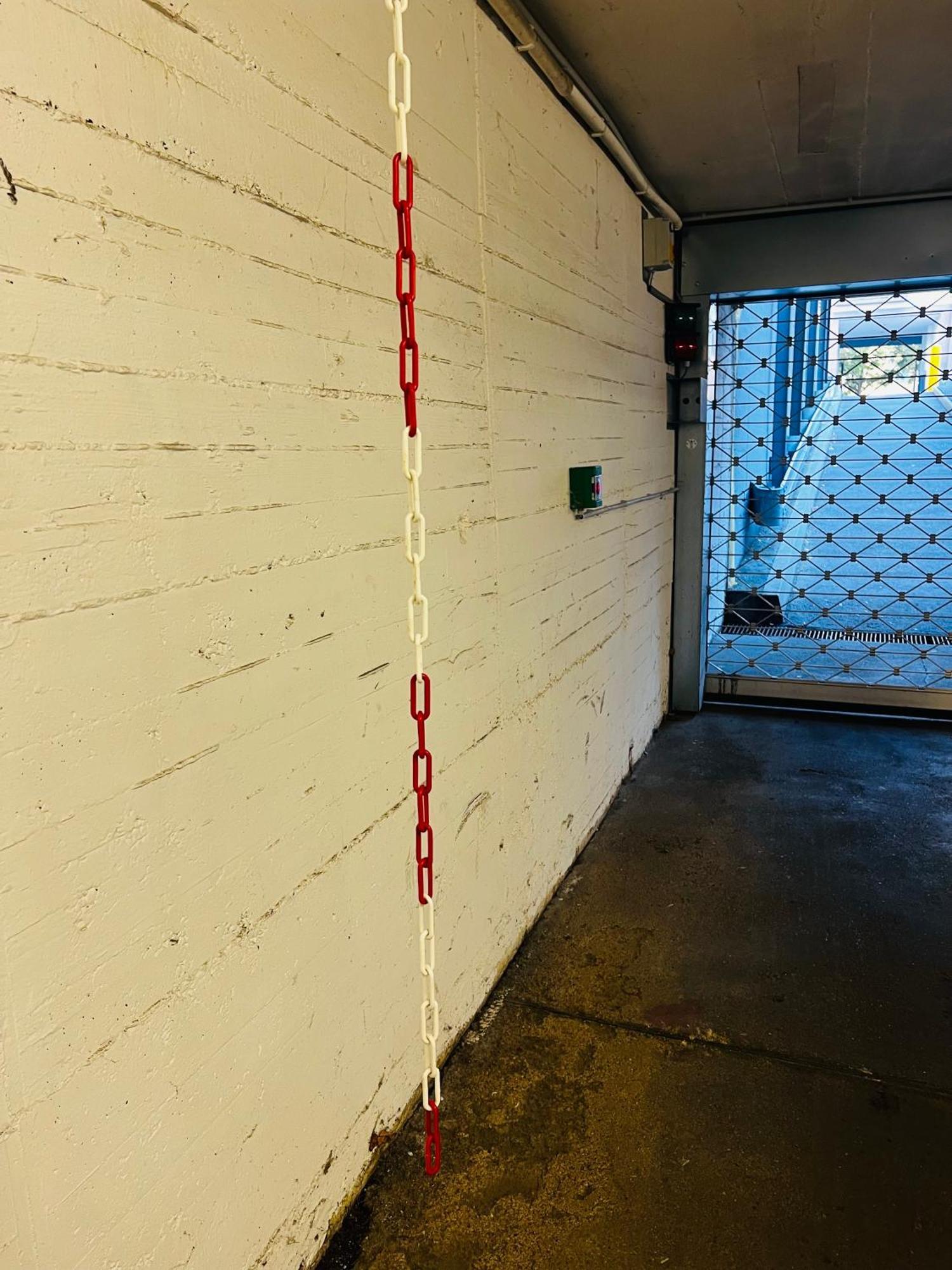 Ladenwohnung In Kreuzberg Mit Parkplatz In Einer Tiefgarage Berlino Esterno foto