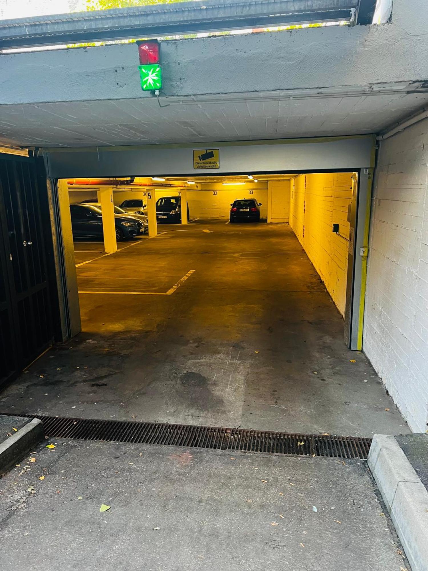 Ladenwohnung In Kreuzberg Mit Parkplatz In Einer Tiefgarage Berlino Esterno foto